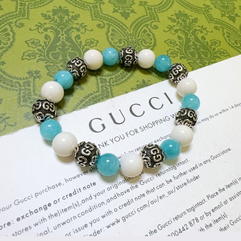 G*u*i bracelets